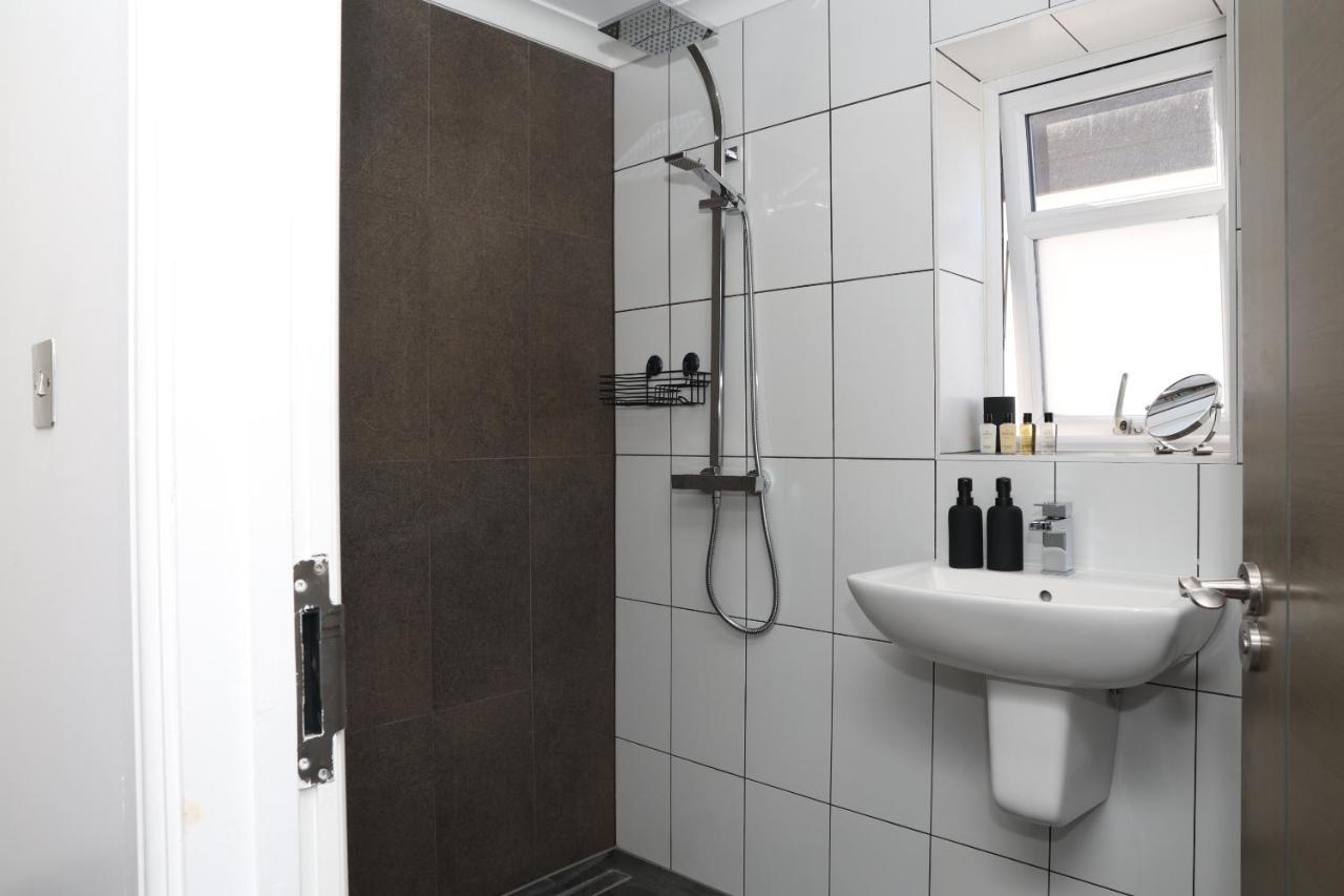 Apartamento Watford Luxury 1 Bed Flat - Free Parking Exterior foto